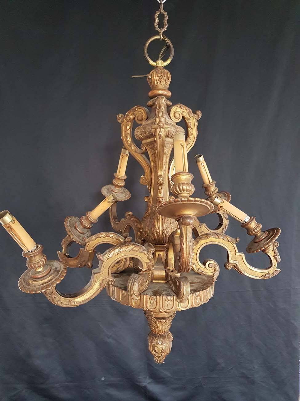 lustre-6l-bois-sculpte-dore-XIXeme-avant-restauration